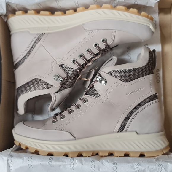 🎁 ECCO Women's Exostrike Hydromax Ankle Boot - Picture 5 of 7